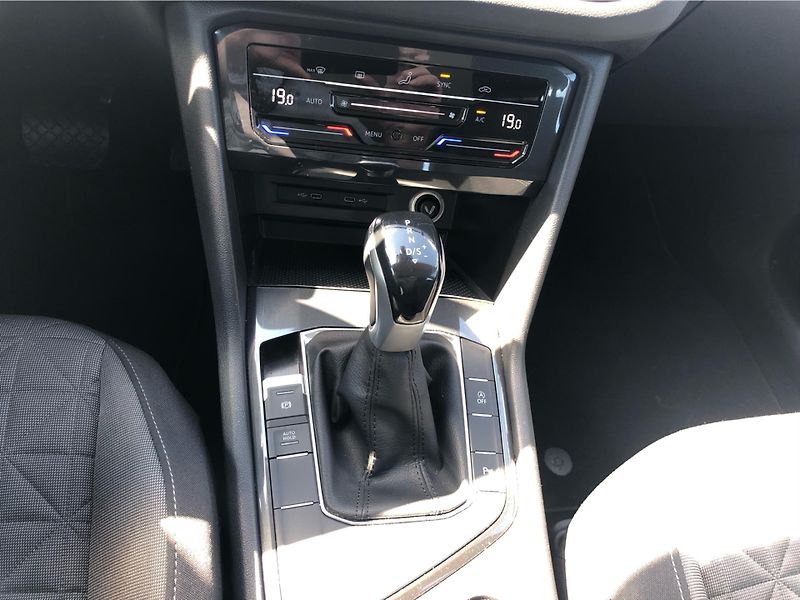Volkswagen Tiguan 2.0 TDi DSG 7st. LIFE - fotka 21 z 29