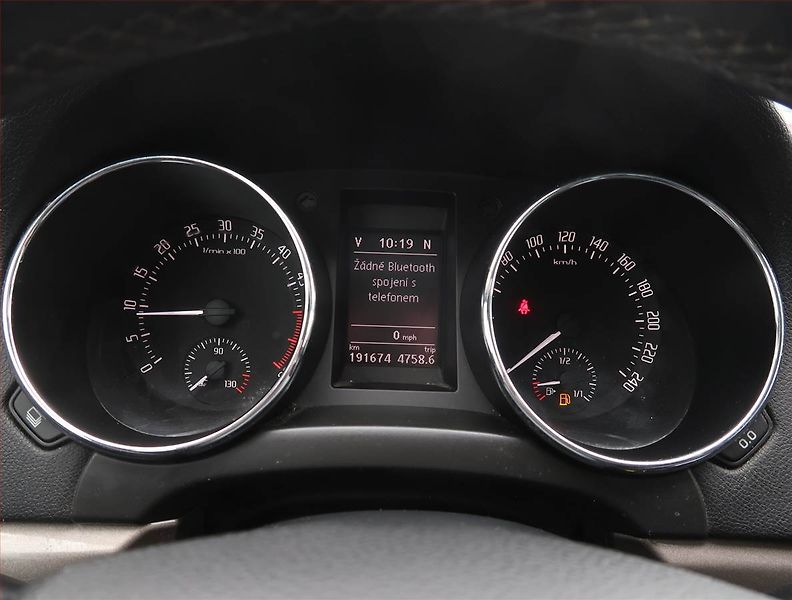 Škoda Yeti (2014) Elegance 2.0 TDI, 4X4 - fotka 11 z 25