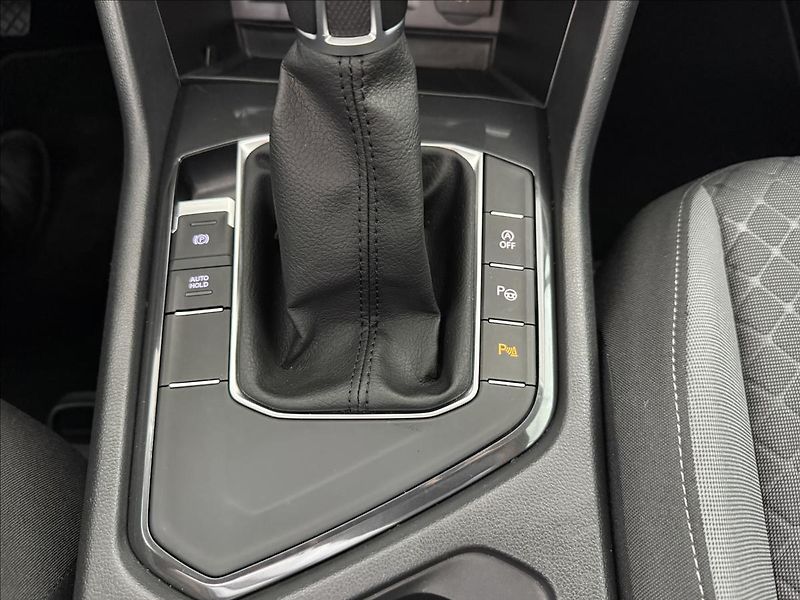 Volkswagen Tiguan 1,4   TSI,SERVISKA,1.MAJITEL - fotka 22 z 26