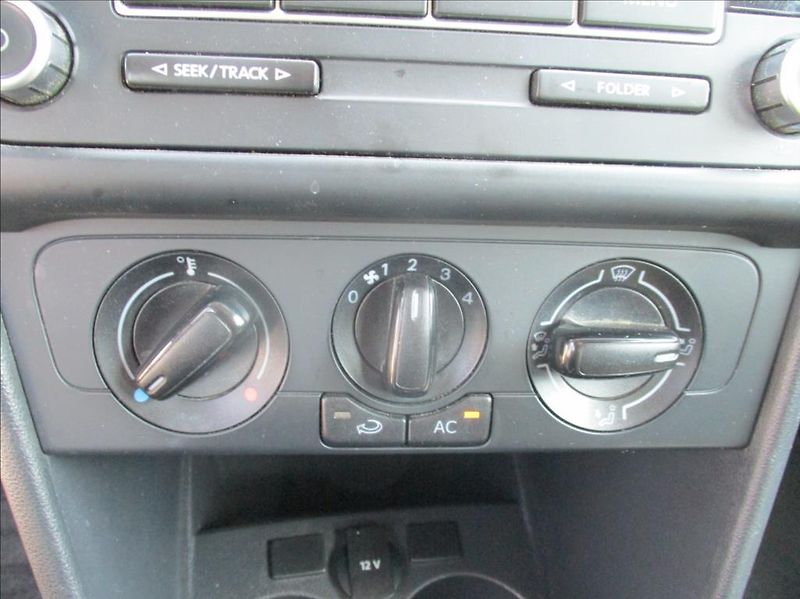 Volkswagen Polo 1,2 TSi, klima, serv. kniha, - fotka 16 z 25
