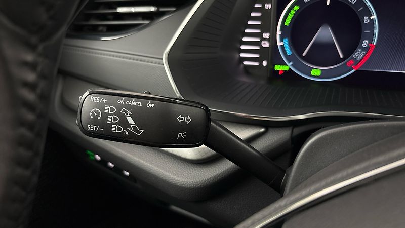 Škoda Octavia 1.4 TSI iV DSG Ambition - fotka 14 z 27