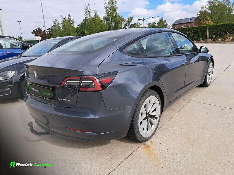 Tesla Model 3 (2021) Šedá metalíza, Tažné zařízení - fotka 4 z 11