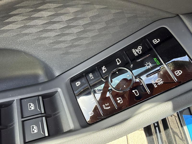 Audi A6 (2026) 150kW STR 4X4 S-LINE 3D R21!!! - fotka 35 z 46