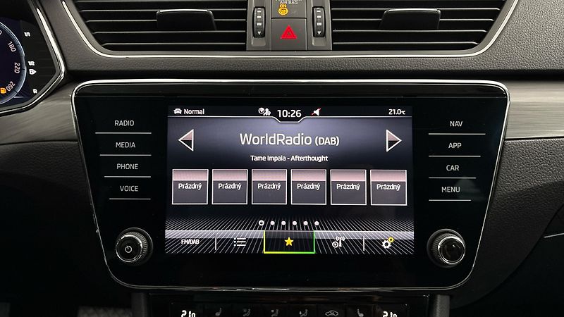 Škoda Superb 2.0 TDI DSG 4x4 Style Combi - fotka 11 z 31