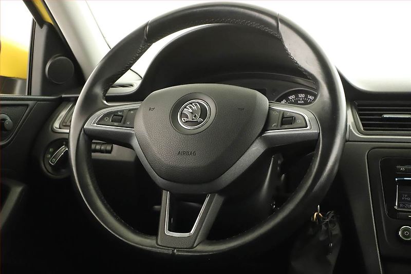 Škoda Rapid (2014) 1.2 TSI, Vyhř. sedaček - fotka 7 z 11