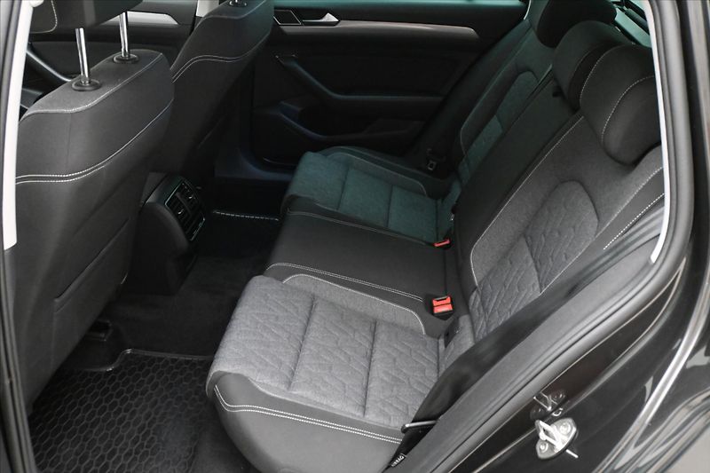 Volkswagen Passat 2,0 TDI 110 kW DSG Business Zá - fotka 14 z 31