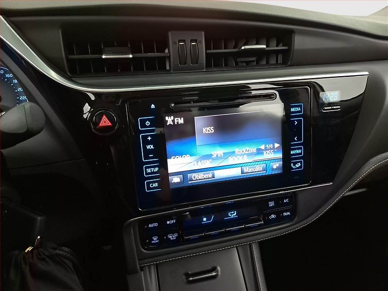 Toyota Corolla (2018) 1.6 Valvematic, Tempomat - fotka 12 z 18