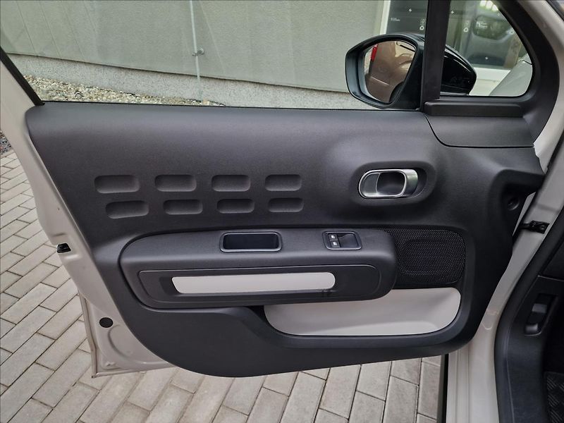 Citroën C3 1.2 PureTech Feel,ČR,1.Maj. - fotka 36 z 47