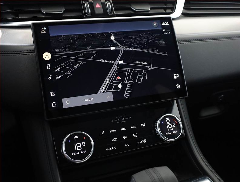 Jaguar F-Pace (2021) D200 AWD - fotka 10 z 20