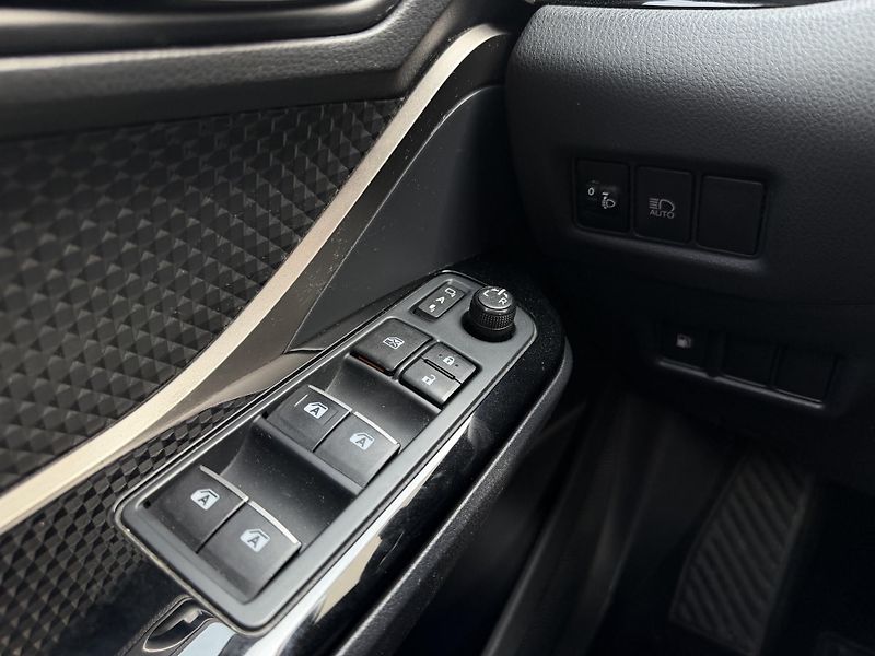 Toyota C-HR 1.8 Hybrid 90kW E-CVT Dynamic - fotka 19 z 22