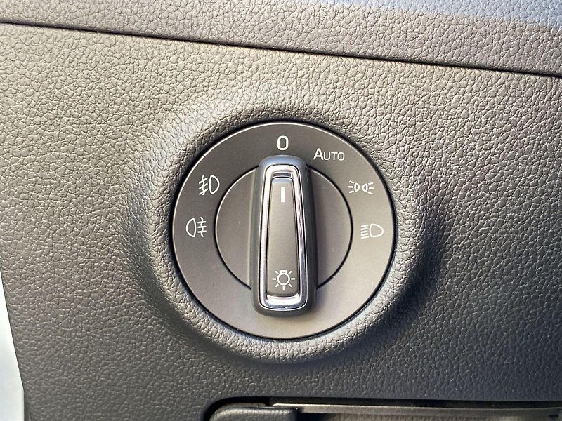 Škoda Superb (2022) Combi 2.0 TDI DSG Ambition - fotka 22 z 35