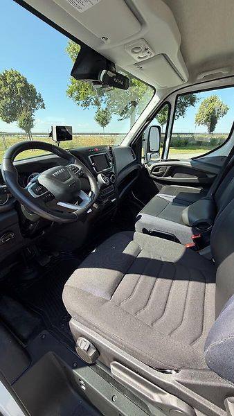 Iveco Daily 50C18HA8 - ŘP sk. B, 6,1 m - fotka 9 z 12