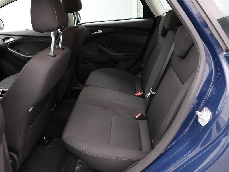 Ford Focus 1,5 TDCI 70 kW Aut.klima CZ - fotka 13 z 26