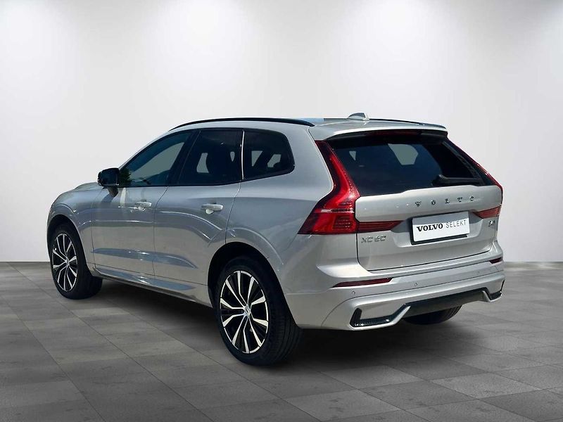 Volvo XC60 PLUS DARK B4 AWD - fotka 4 z 14
