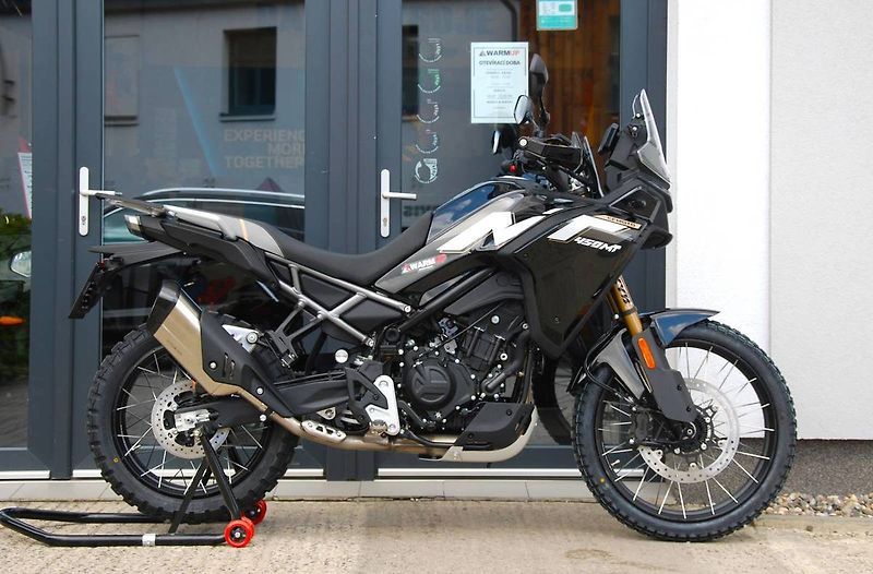 CFMOTO 450 MT-R (2026) 450MT-R V2 BLACK - fotka 1 z 25