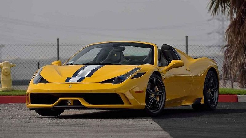 Ferrari F12tdf.