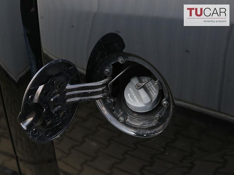 RAM 1500 (2023) Classic 5.7 V8 HEMI - fotka 14 z 44