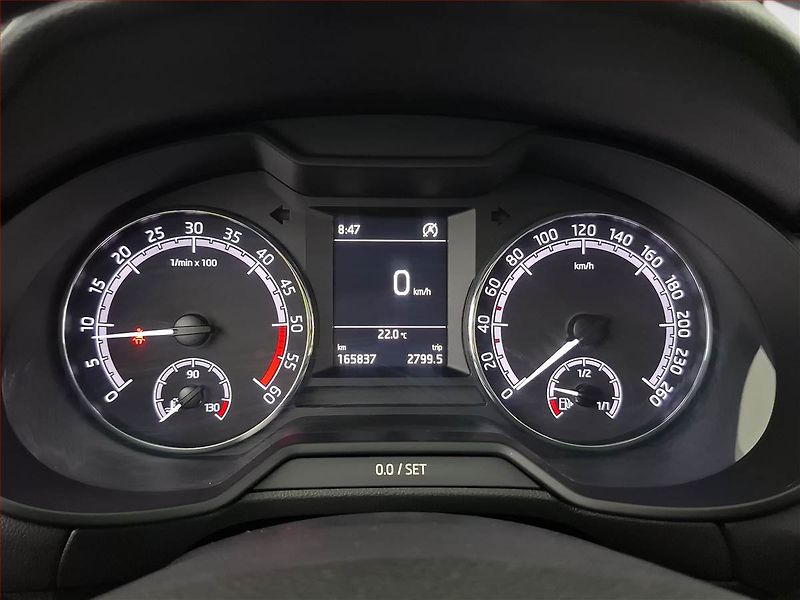 Škoda Octavia (2018) 1.6 TDI, Tempomat - fotka 11 z 18