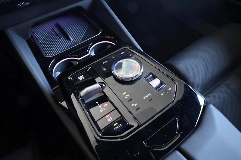 BMW Řada 5 540d xDrive Sedan - fotka 10 z 31