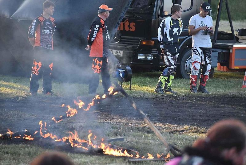 Kaskadéři z Flott Cascaders team předvedli v Bruntále své klasické autorodeo 25. června. V České Vsi vystoupí 28. června a v Bludově 1. července.