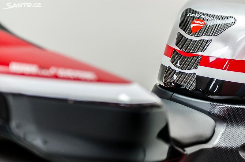 Ducati 1198 S Corse Special Edition - fotka 11 z 26