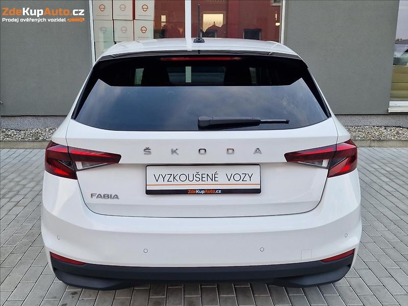 Škoda Fabia 1.0 TSI 81kw Style,ČR,1.Maj. - fotka 9 z 50