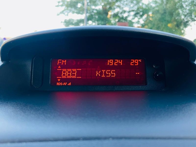 Renault Clio 1.2i 55KW MANUÁL 1MAJITEL  - fotka 39 z 42