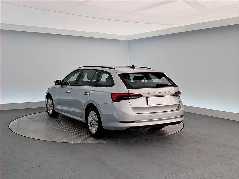Škoda Octavia (2023) Ambition 2.0 TDI, ČR,1.maj - fotka 4 z 19