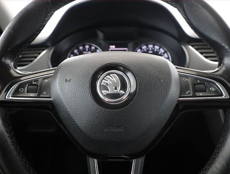 Škoda Octavia (2013) Elegance 2.0 TDI, Serv.kniha - fotka 8 z 16