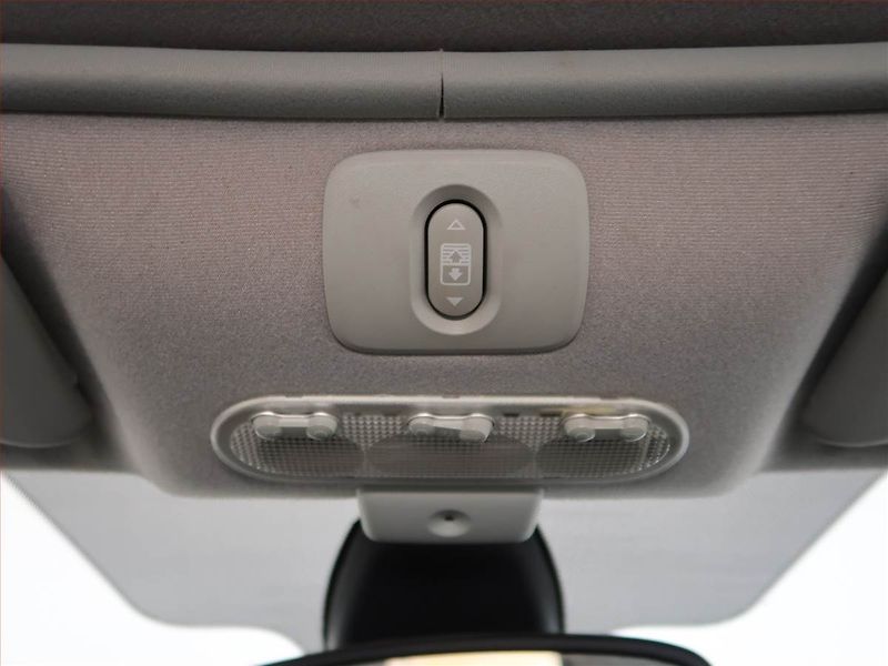 Nissan Qashqai (2008) 2.0 dCi, nová STK, pěkný stav - fotka 15 z 17