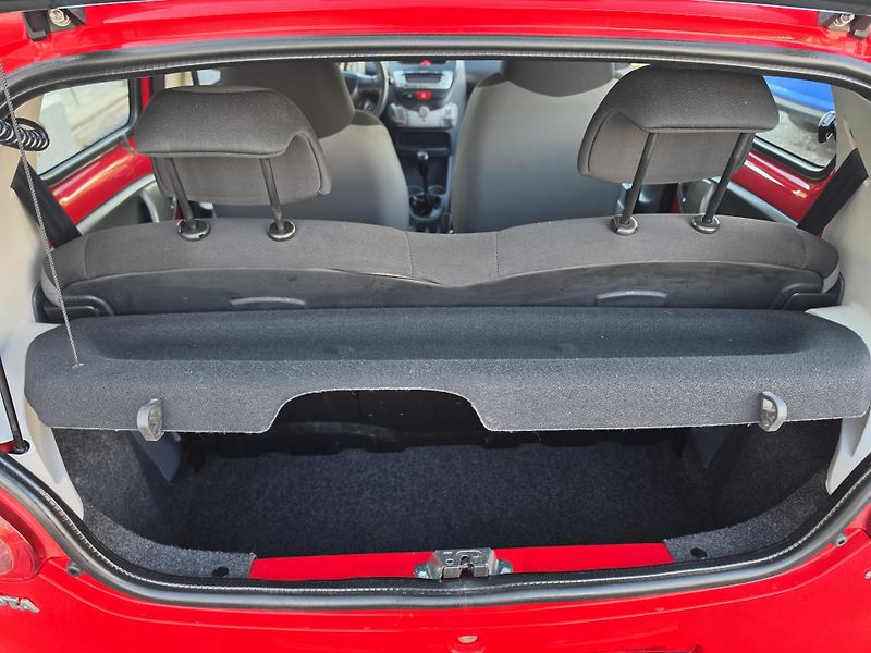 Toyota Aygo 1.0i 50kw - fotka 5 z 21