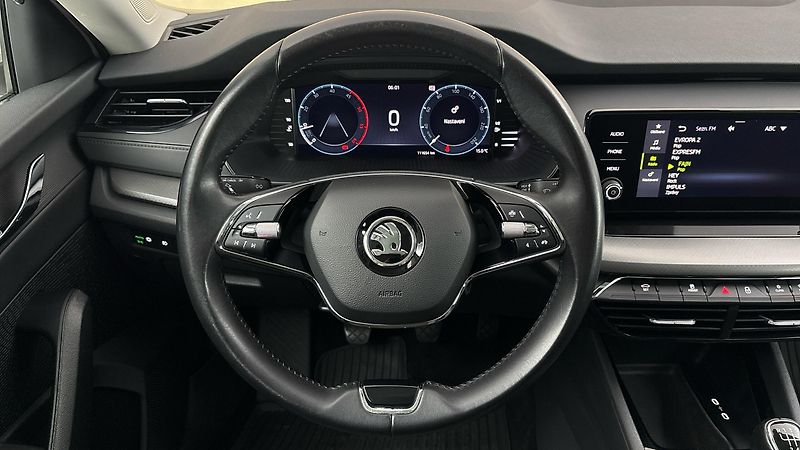 Škoda Octavia 2.0 TDI Ambition Combi - fotka 9 z 24