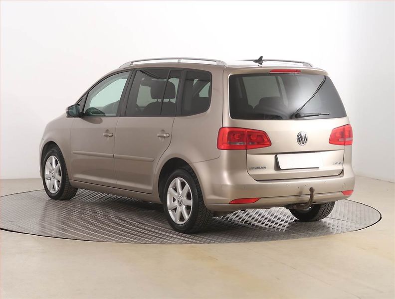 Volkswagen Touran (2013) 2.0 TDI, Navi, Tempomat - fotka 4 z 19