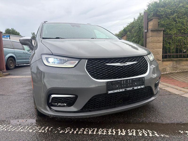 Chrysler Pacifica (2022) 3,6 RU Limited Radar 360 2022  - fotka 6 z 19