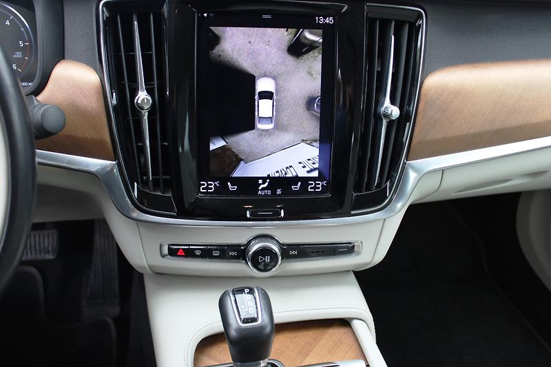 Volvo S90 (2017) 2.0d KŮŽE NAVI KLIMA LED 4x4 - fotka 22 z 29