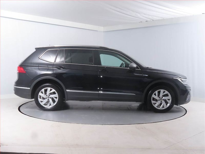 Volkswagen Tiguan Allspace (2022) 2.0 TDI - fotka 6 z 34