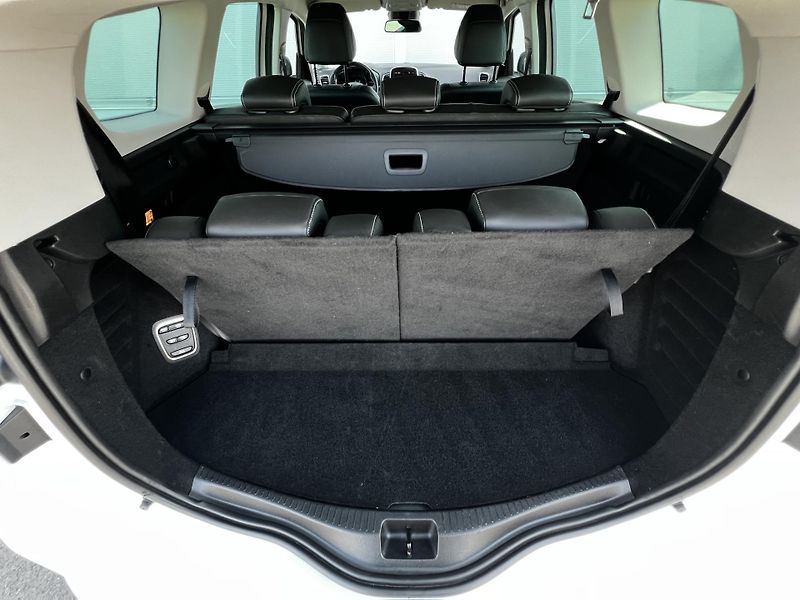 Renault Grand Scénic 1.3TCe 103kW Intense 7-Míst TZ - fotka 26 z 29