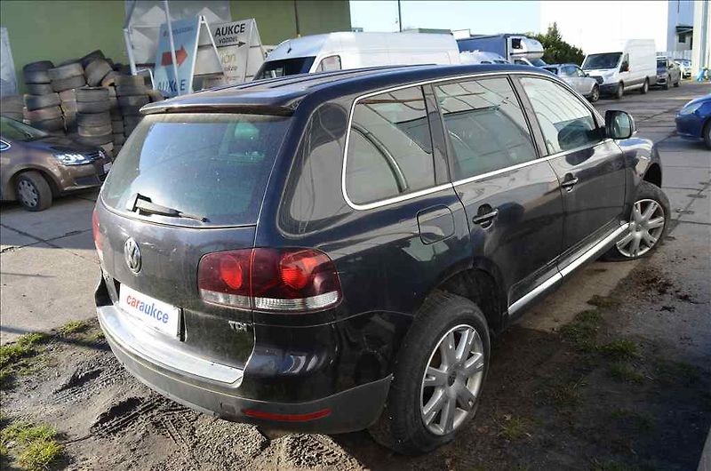 Volkswagen Touareg (2007) 2,5 TDI RS AT - fotka 4 z 23