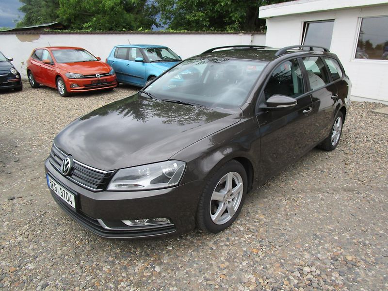 Volkswagen Passat 1,6TDI-77KW- 6-RYCHLOSTÍ - fotka 3 z 22
