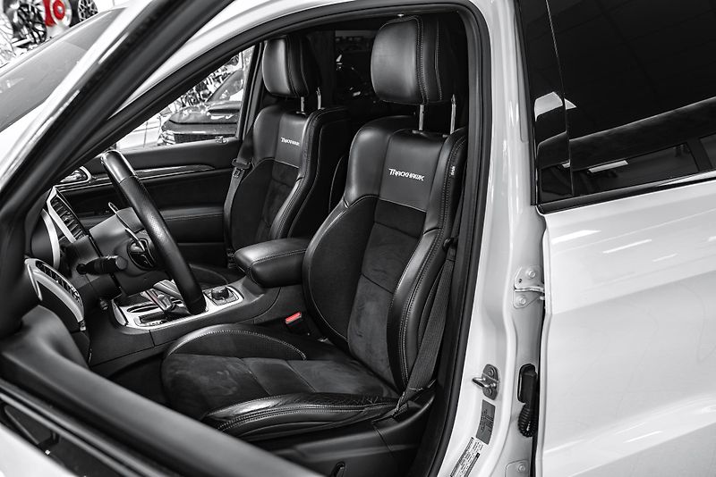 Jeep Grand Cherokee TrackHawk PANORAMA/KAMERA/H&K - fotka 14 z 26