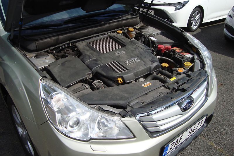 Subaru Outback (2011) 2.0 D,AWD,ČR, 2.Maj.Servis.Kn. - fotka 19 z 76