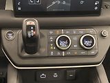 Land Rover Defender 130 D300 SE AWD AUT CZ 8míst - náhled 27