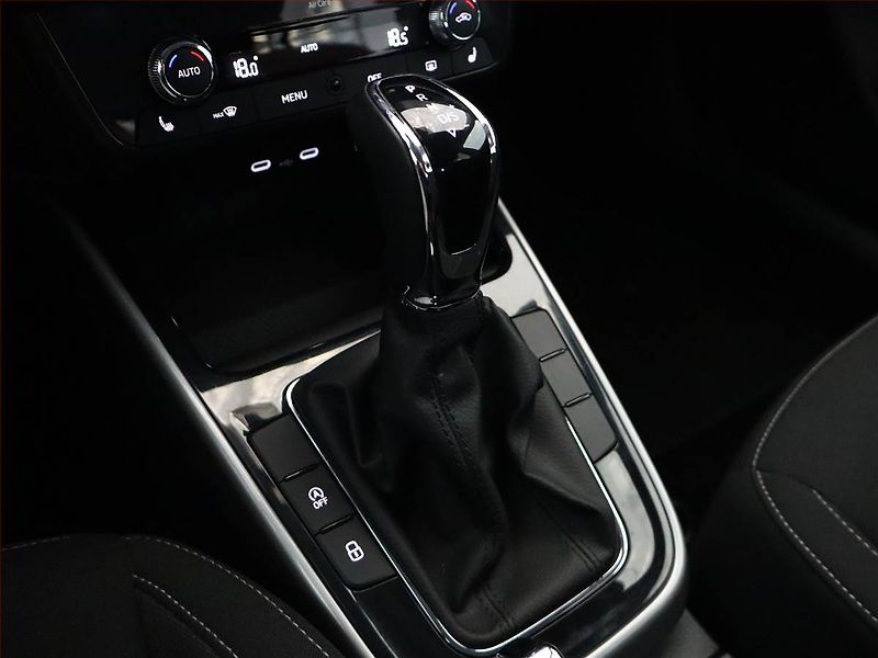 Škoda Fabia (2022) 1.0 TSI, Automat, ČR,1.maj - fotka 11 z 16