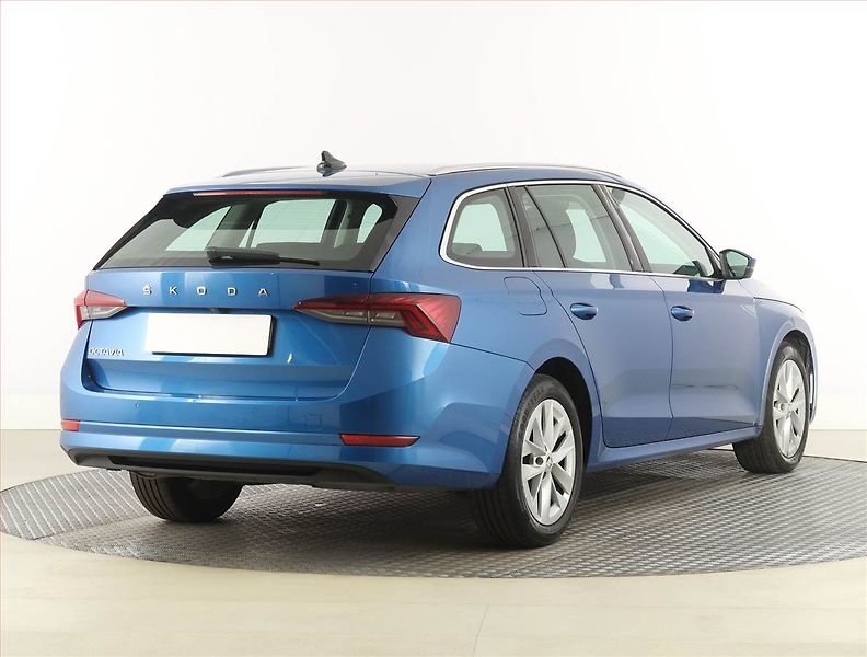 Škoda Octavia (2022) 2.0 TDI, Automat, ČR,1.maj - fotka 5 z 29