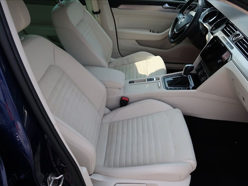 Volkswagen Passat 2,0 TDi,110kW,1majČR,Highline - fotka 13 z 27