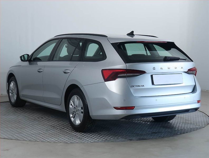 Škoda Octavia (2022) Ambition 2.0 TDI, ČR,1.maj - fotka 4 z 18