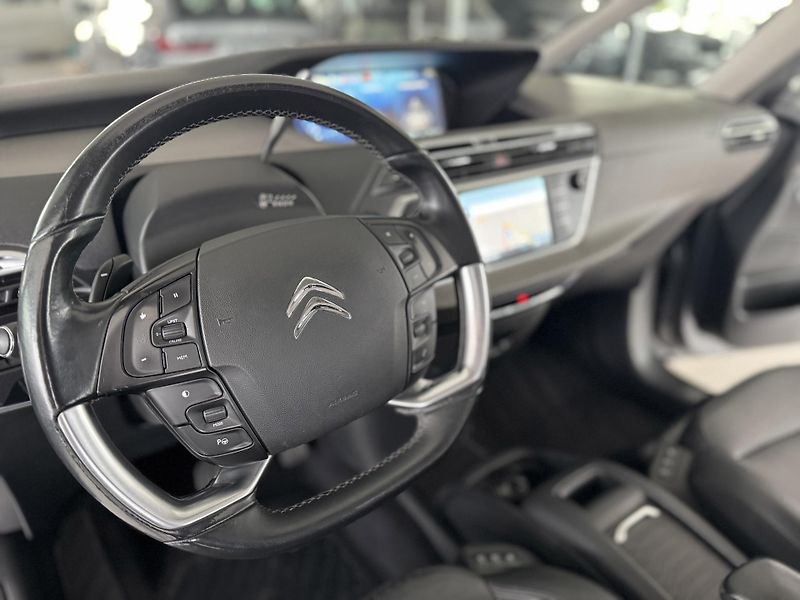 Citroën Grand C4 Picasso 2,0HDi AUT*Masáže*REZERVACE! - fotka 10 z 37