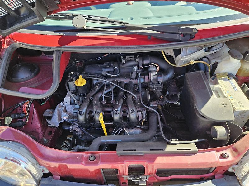 Renault Twingo (2005) 1.2, NOVÁ SPOJKA - fotka 16 z 19