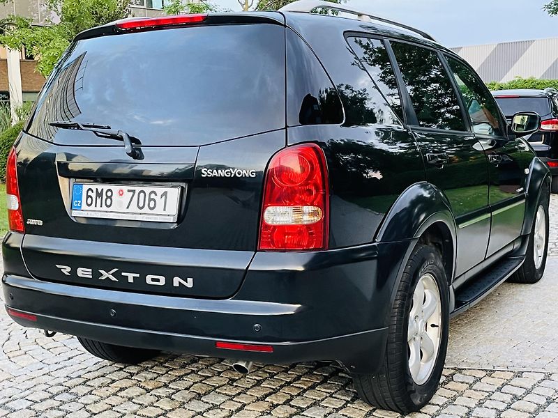 SsangYong Rexton 2.7XDi 4x4 AUT VÝHŘEV KAMERA - fotka 12 z 43
