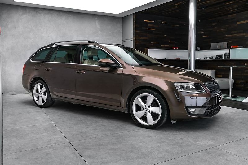 Škoda Octavia Combi 2,0TDI 4x4 Navi kůže - fotka 4 z 19